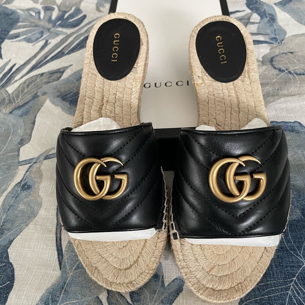 Gucci espadrilles in perfect condition. Worn only one time-590$ retail